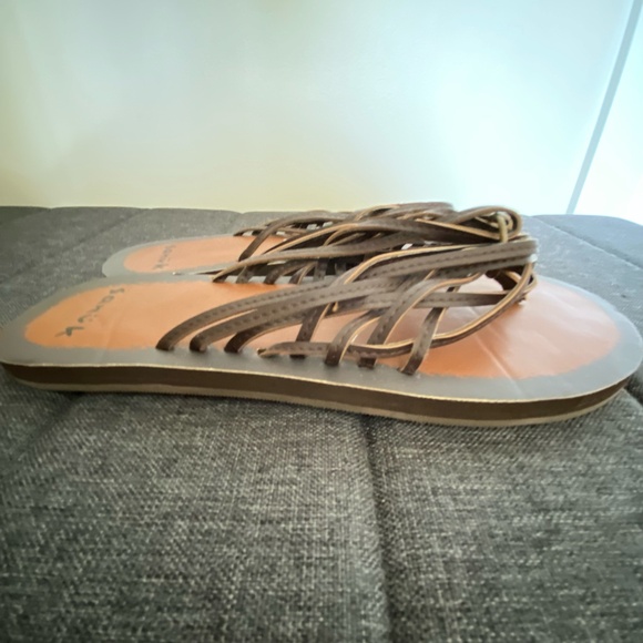 Sanuk Brown Strappy Beach Summer Yoga Flip Flops- Sz-10 - Picture 3 of 15